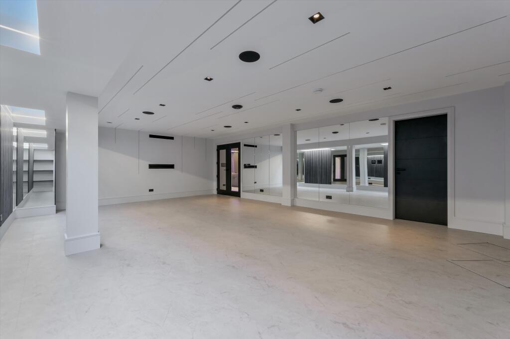 Additional image 35 of Brookmans Avenue, Brookmans Park, Hatfield, Hertfordshire, AL9