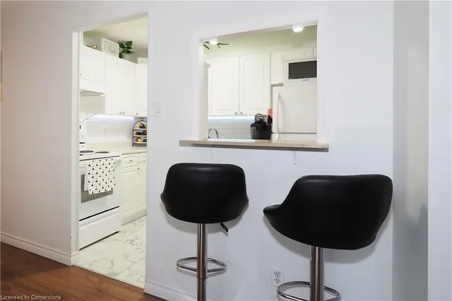 Additional image 14 of 6 Walton Ave Unit 206