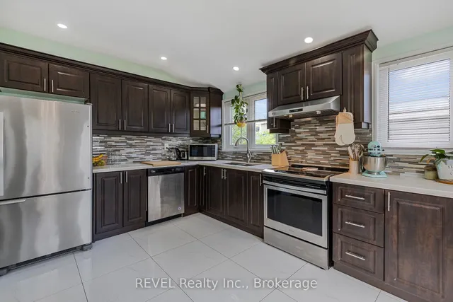 Additional image 14 of 25 Land St