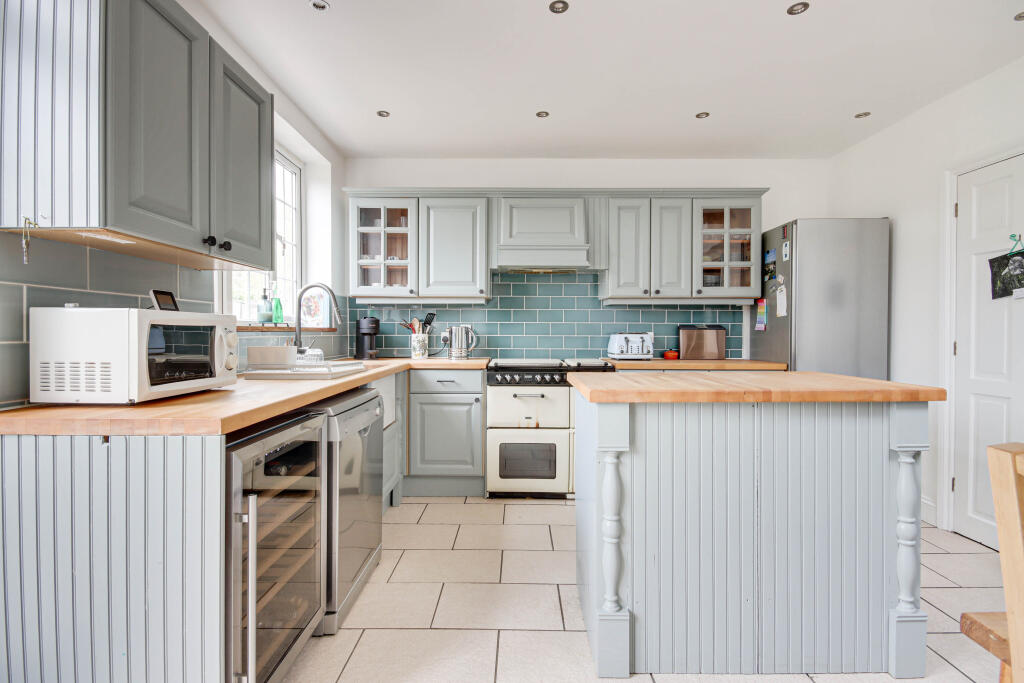 Additional image 17 of Lower Luton Road, Wheathampstead, Hertfordshire, AL4