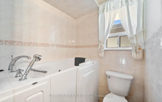 Additional image 48 of 43 Grovetree Rd