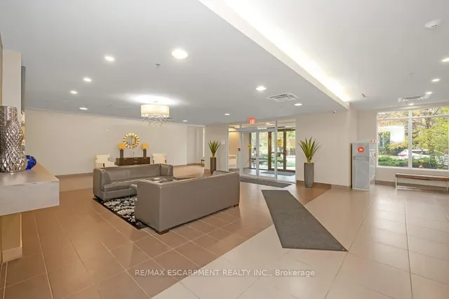 Additional image 5 of 90 Charlton Ave Unit 302