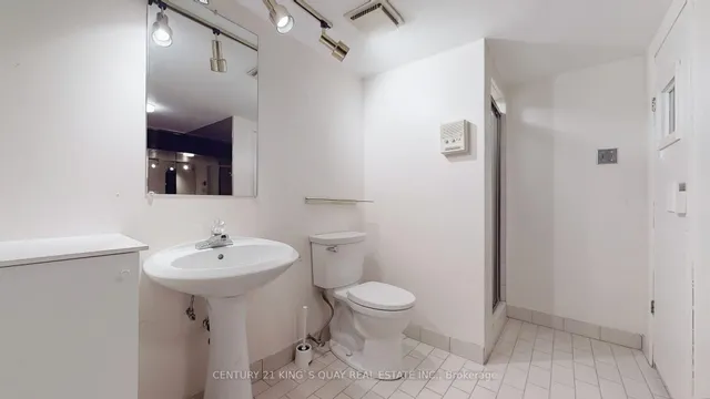 Additional image 43 of 54 Garnier Crt