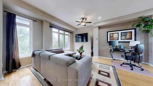 Additional image 12 of 58 Stagecoach Circ