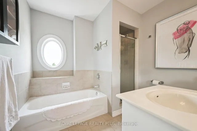 Additional image 38 of 2341 Tesla Cres