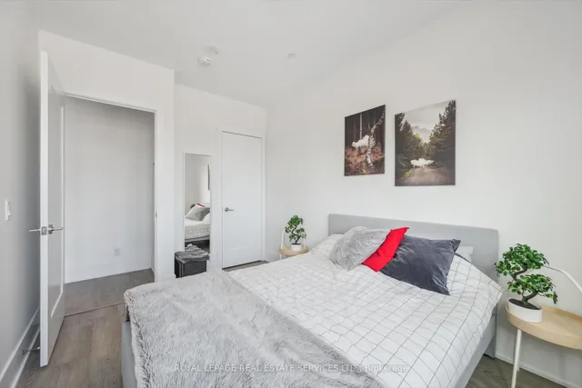 Additional image 17 of 1 Edgewater Dr Unit GPH27