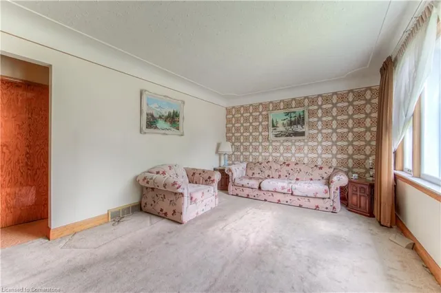 Additional image 4 of 48 Englewood Pl