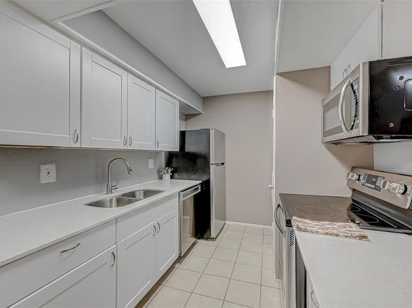 8201 Richmond Ave APT 50, Houston, TX 77063
