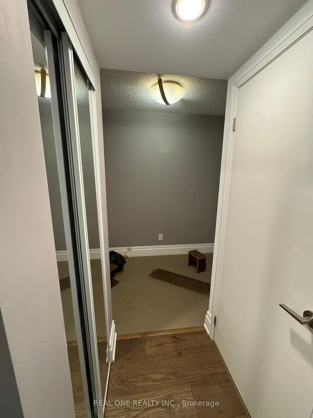 Additional image 11 of 21 Carlton St Unit 1809