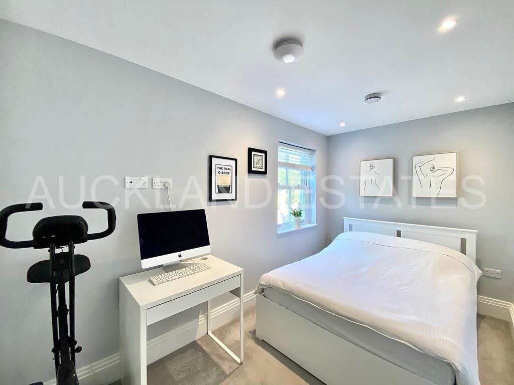 Additional image 16 of Swan Lodge, Brookmans Park