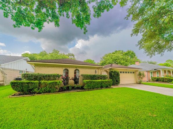 9710 Ravensworth Dr, Houston, TX 77031