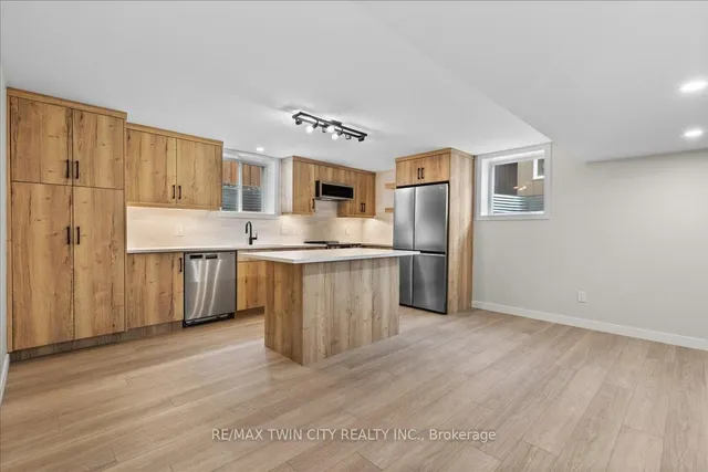 Additional image 14 of 2 Pipers Green Crt