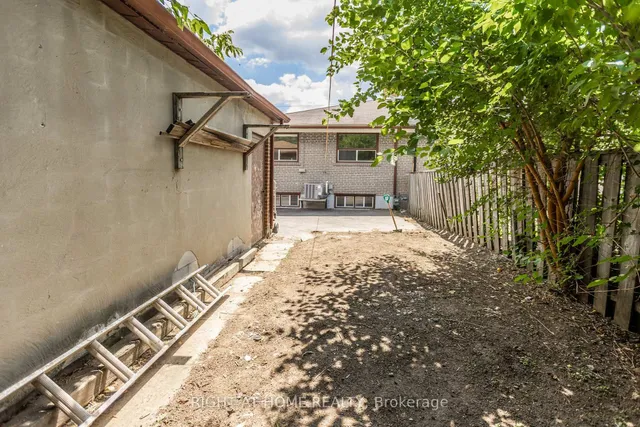 Additional image 37 of 42 Chalkfarm Dr