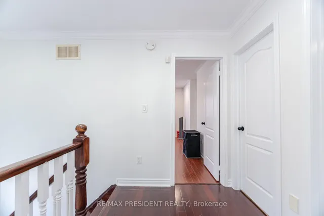 Additional image 22 of 58 Frontenac Cres