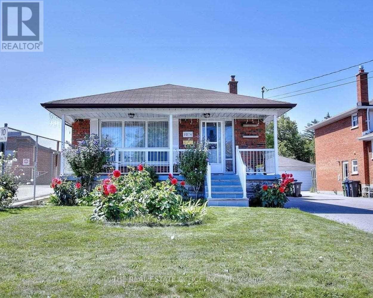 1074 PHARMACY AVENUE|Toronto (Wexford-Maryvale), Ontario M1R2H1