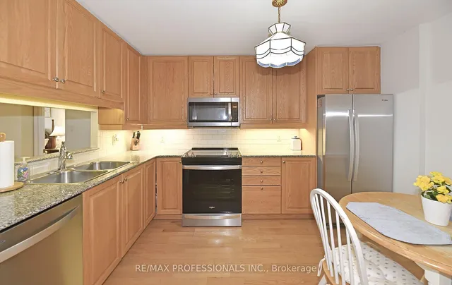 Additional image 11 of 3085 Bloor St Unit 504