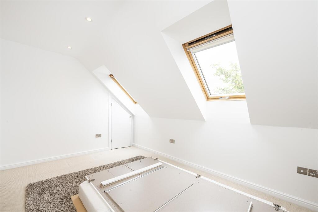 Additional image 8 of Kinsbourne Close, Harpenden