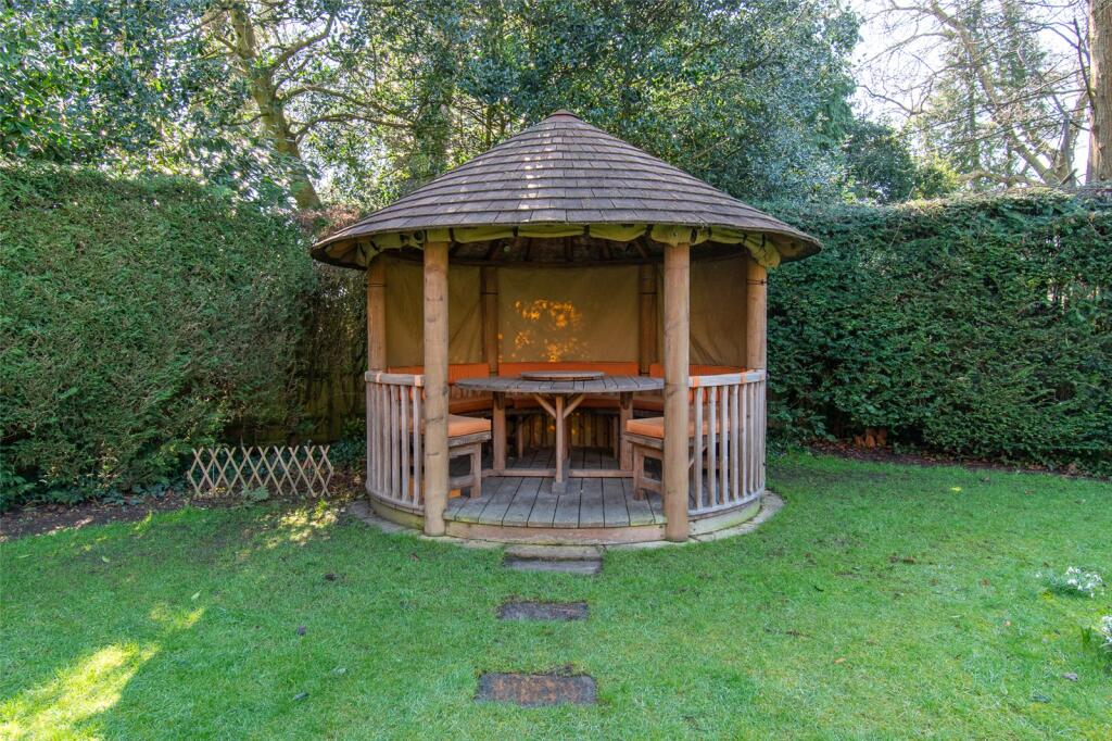 Additional image 28 of Hall Place Gardens, St. Albans, Hertfordshire, AL1