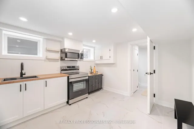 Additional image 30 of 4 Lloyd Manor Rd