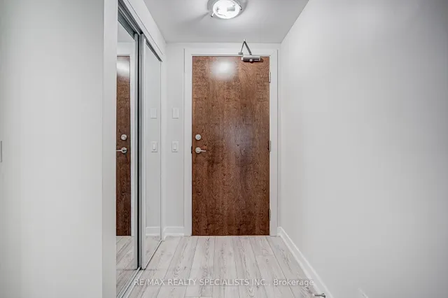 房产图片 5 - 多伦多湖滨大道2220号601单元