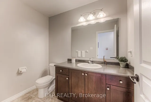 Additional image 33 of 403 Moorlands Cres