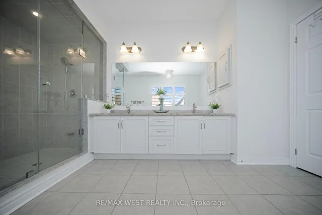 房产图片 33 - 198 Jessie Caverhill Pass