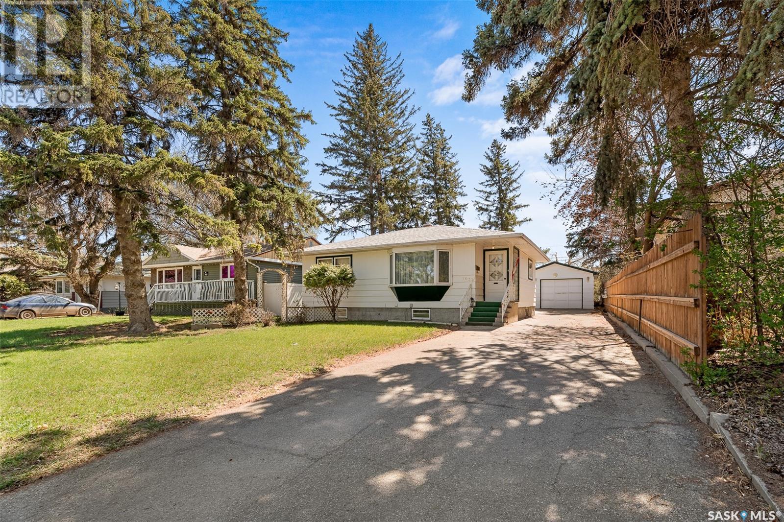 Property image for 1033 Coteau STREET W|Moose Jaw, Saskatchewan S6H5G3