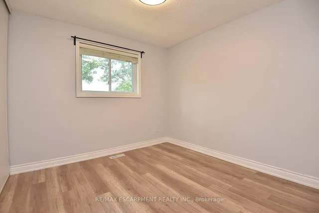 Additional image 34 of 459 Woodview Rd Unit 4