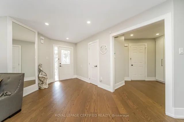 Additional image 8 of 53 Vintage Gate