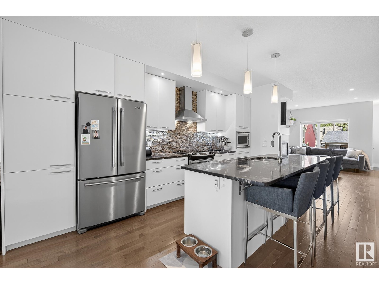 10462 144 ST NW|Edmonton, Alberta T5N2V4