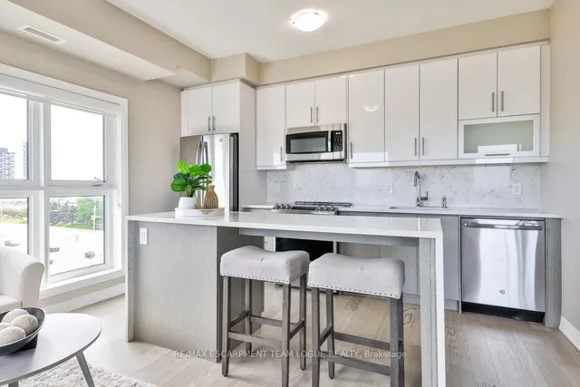 Additional image 9 of 128 GROVEWOOD COMMON Unit 509