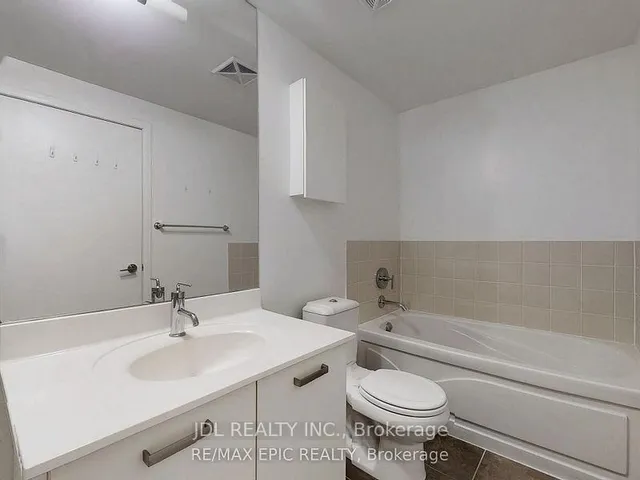 Additional image 7 of 832 Bay St Unit 2208