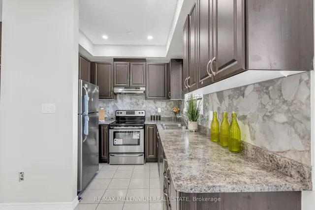 Additional image 21 of 14 Kayak Hts