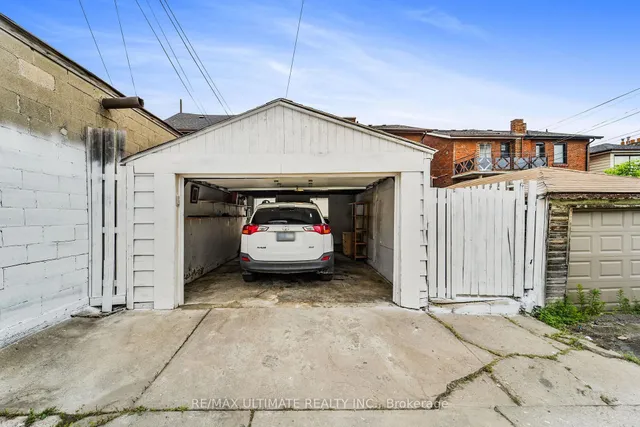 Additional image 25 of 2010 Dufferin St