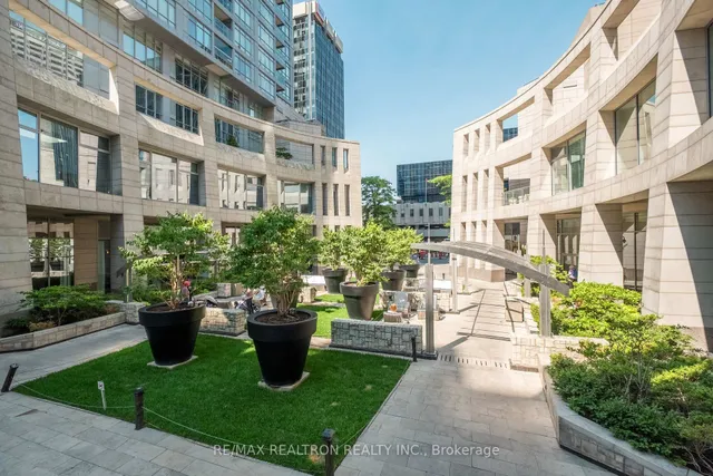 Additional image 2 of 2181 Yonge St Unit 2706
