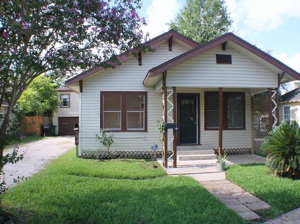 7704 Elvera St, Houston, TX 77012