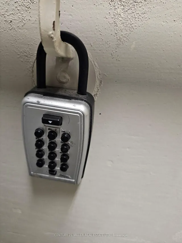 Additional image 45 of 90 Absolute Ave Unit 808