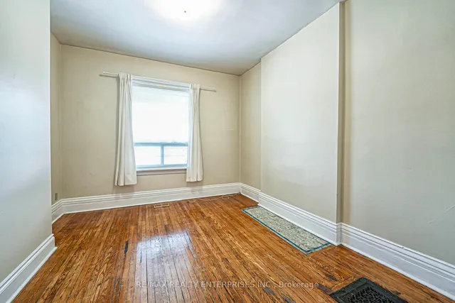 Additional image 6 of 914 Dovercourt Rd