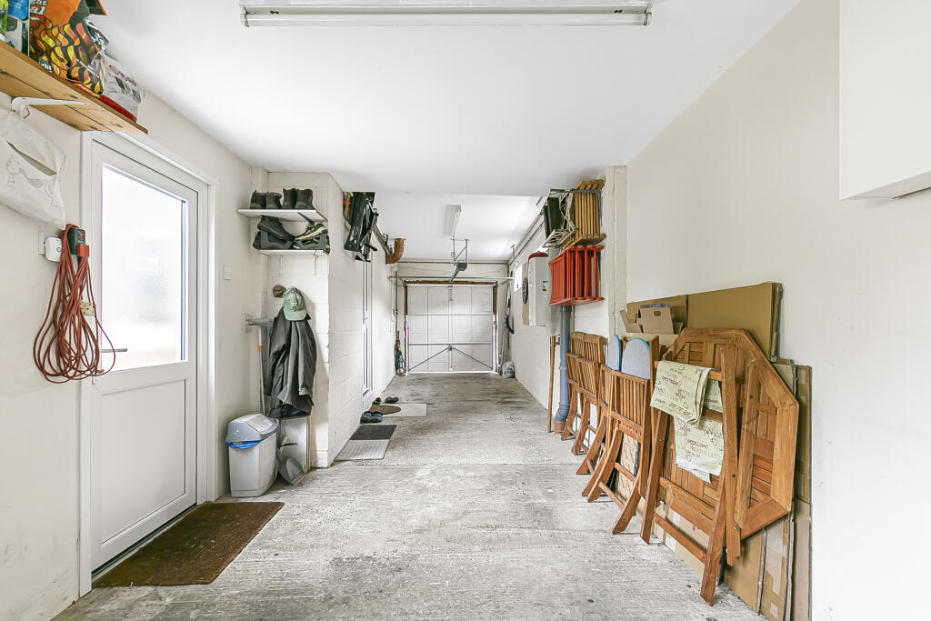 Additional image 26 of Canonsfield, Welwyn, Hertfordshire, AL6