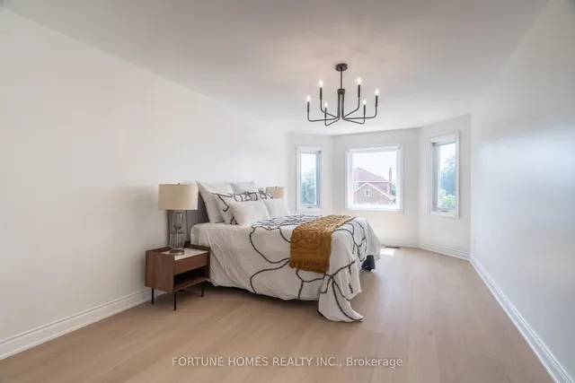 Additional image 26 of 31 Ortona Dr