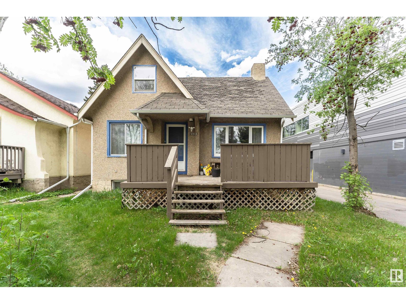 10918 84 AV NW|Edmonton, Alberta T6G0V4