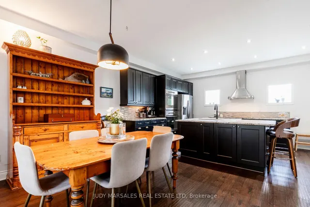 Additional image 9 of 100 Beddoe Dr Unit 21