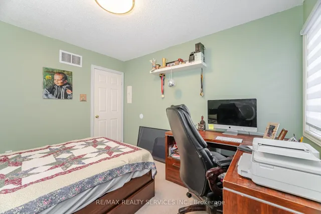 Additional image 32 of 75 Harbourtown Cres