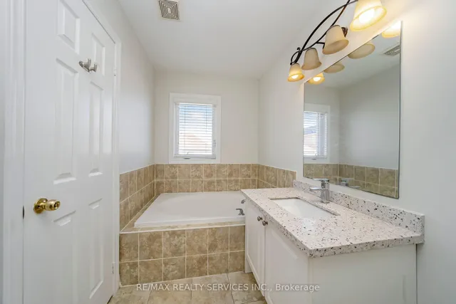 Additional image 20 of 82 Evanwood Cres