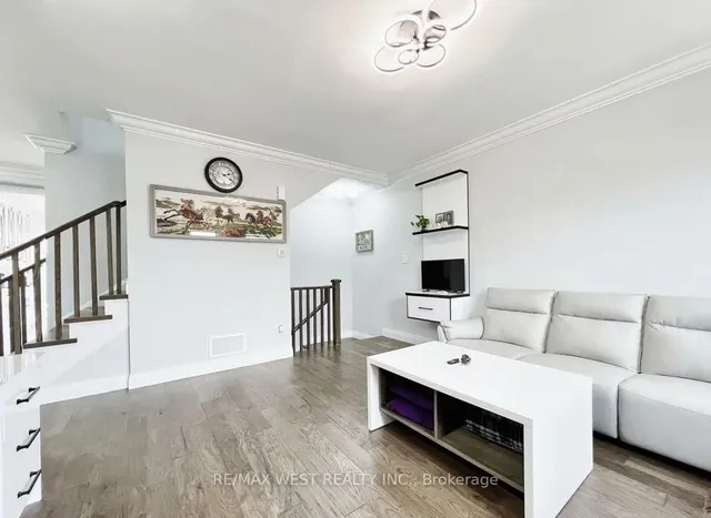 Additional image 9 of 975 Whitlock Ave Unit 20