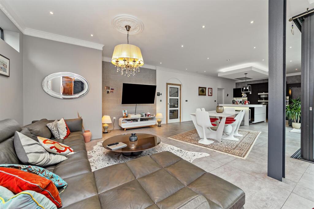 Additional image 38 of West Riding, Bricket Wood, St. Albans