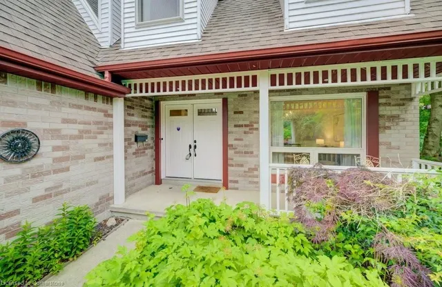 房产图片 3 - 33 Manitoulin Cres