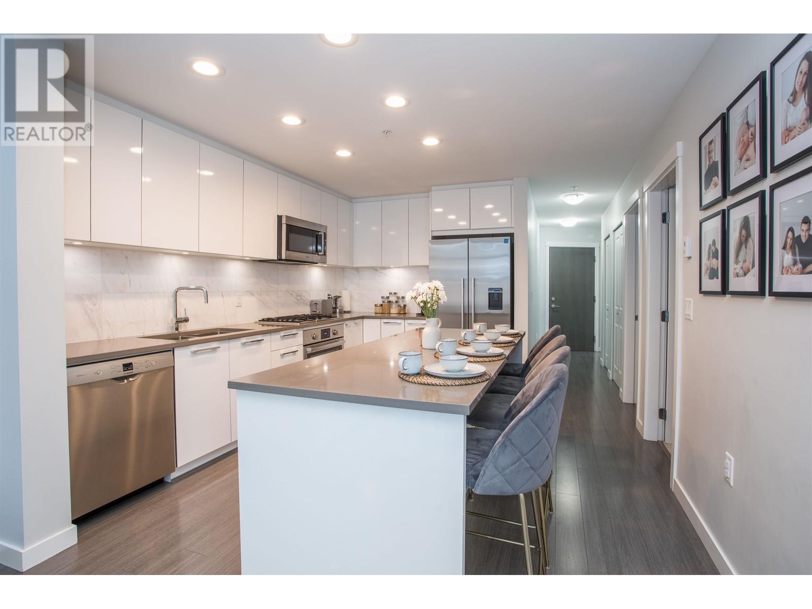 413 3263 PIERVIEW CRESCENT|Vancouver, British Columbia V5S0C3