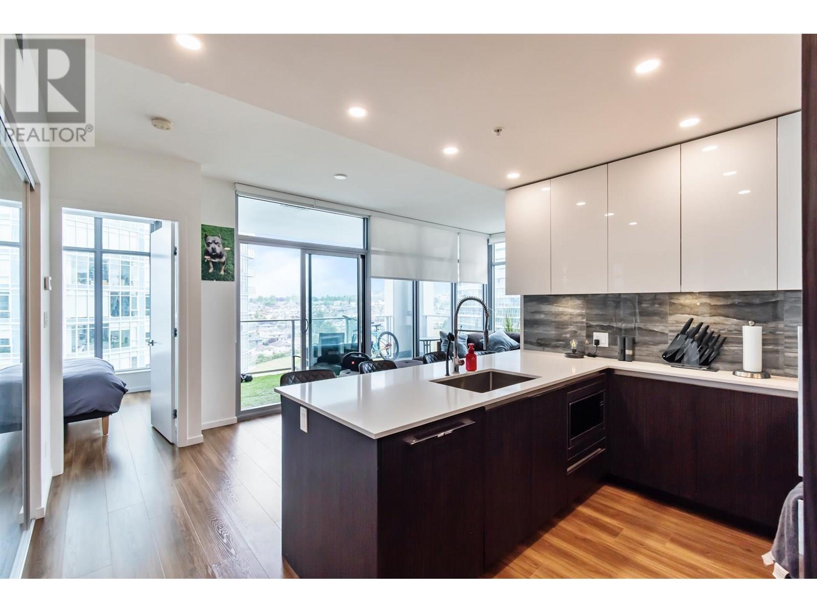 1801 1888 GILMORE AVENUE|Burnaby, British Columbia V5C0L2
