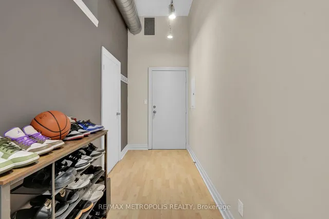 Additional image 19 of 276 King St Unit 207